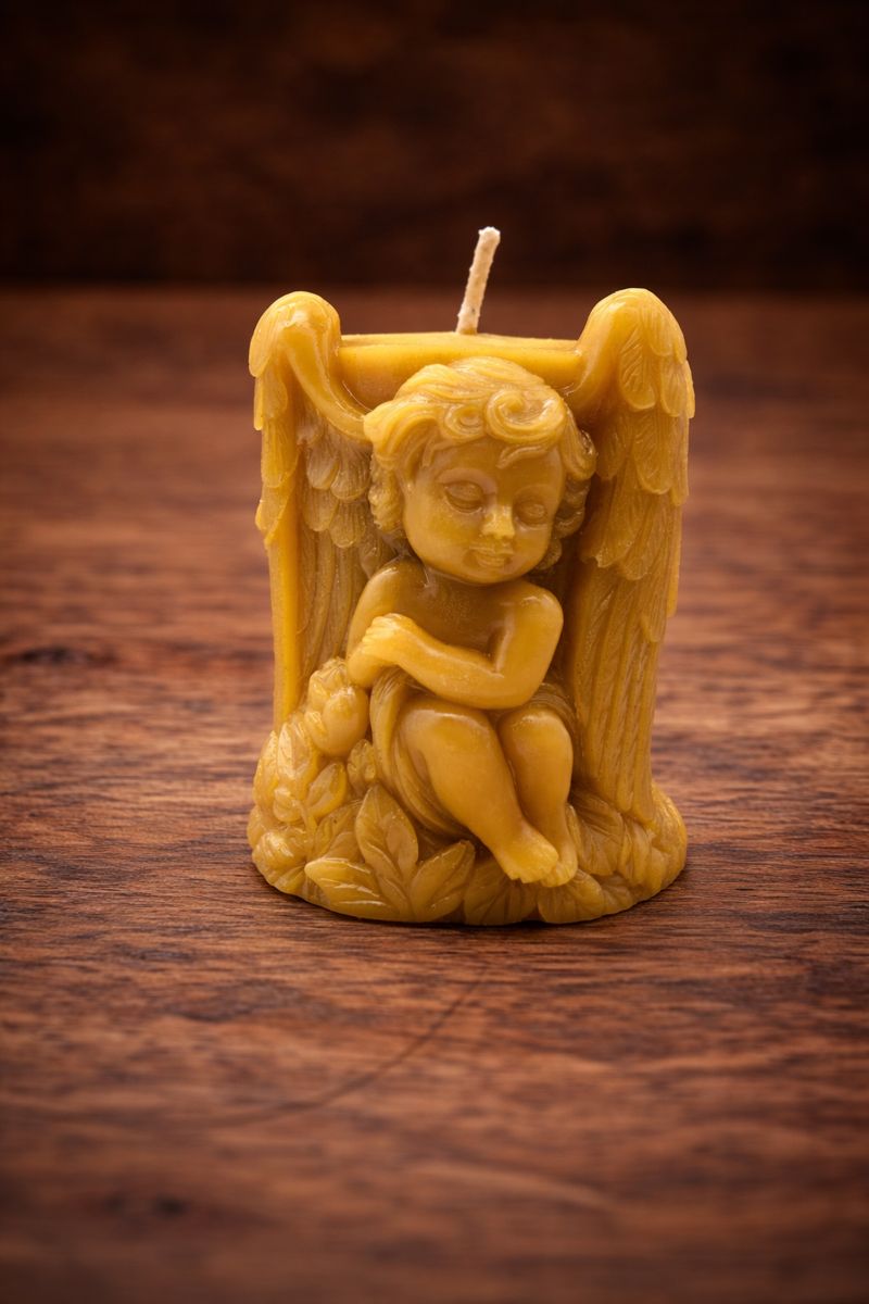 Bienenwachskerze ruhender Engel